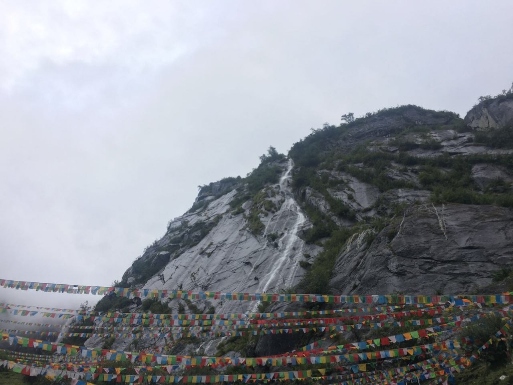 那年那时雨崩神瀑